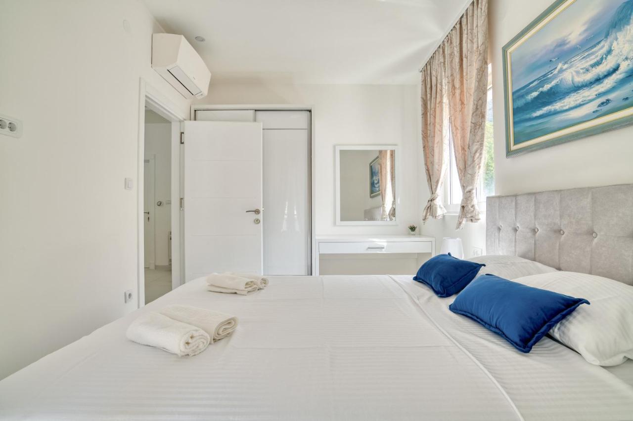 The Golden Luxury Apartments Kotor Ngoại thất bức ảnh